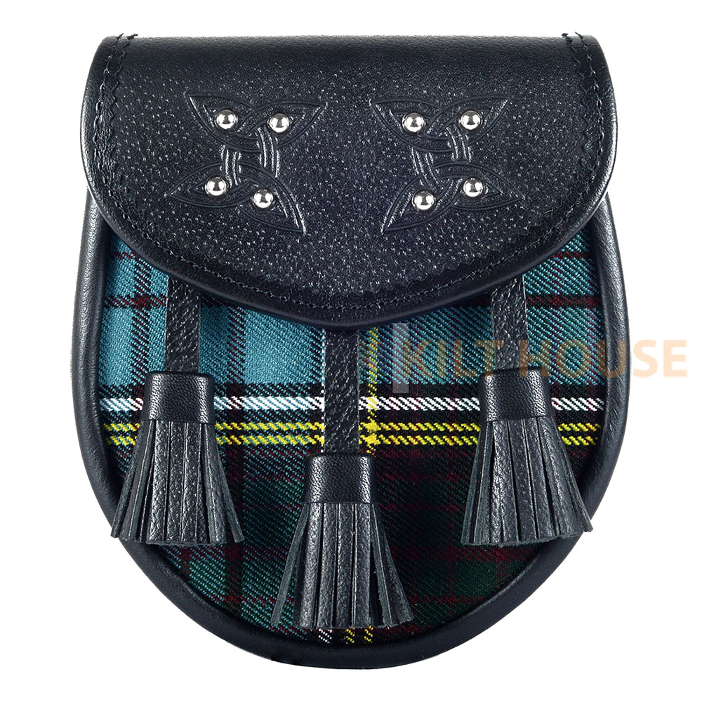Anderson-tartan-black-leather-sporran-front.jpg Scottish Sporran Anderson Tartan Black Leather - Image 1